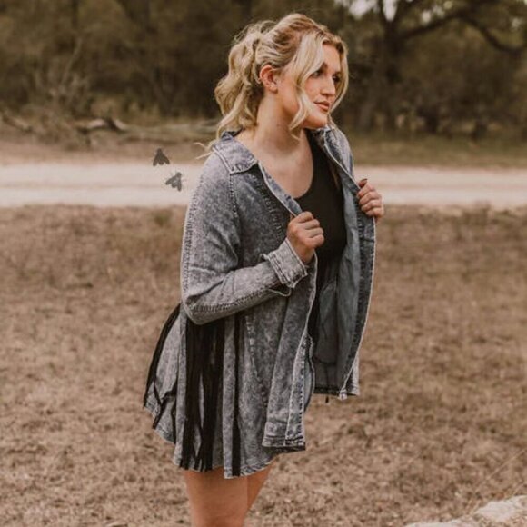 2FLYCO  HILDAGO FALLS  LADIES DENIM/CHAMBRAY JACKET WITH FRINGE NWT - Picture 4 of 13